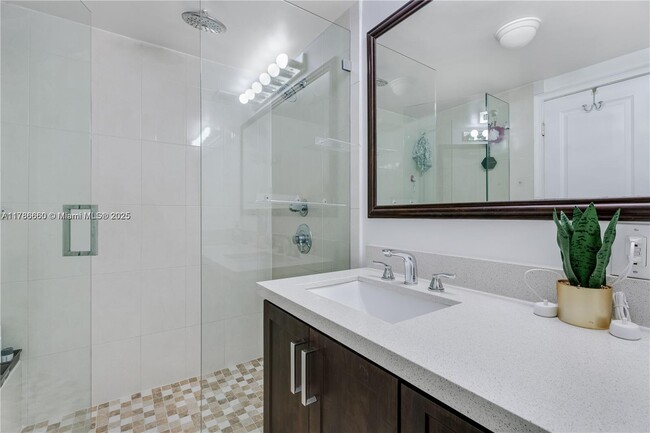 Building Photo - 10087 SW 77th Ct