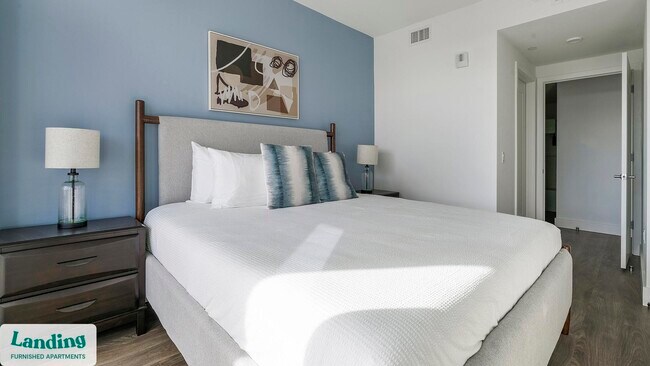 Building Photo - 1950 Mayfair St