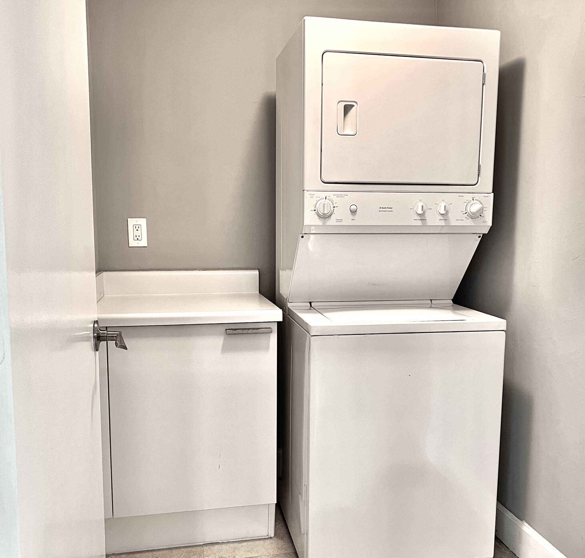 Laundry Room - 14951 Royal Oaks Ln