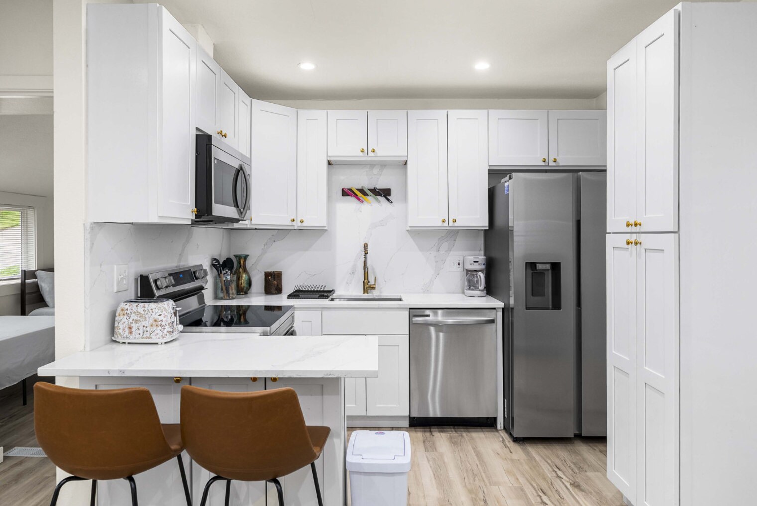 Building Photo - 815 SW Cloverdale St