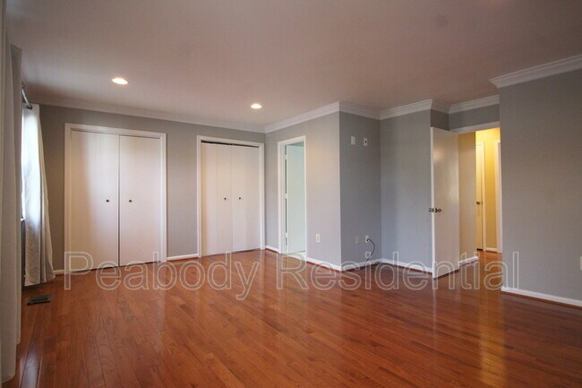 Building Photo - 8072 Sleepy View Ln