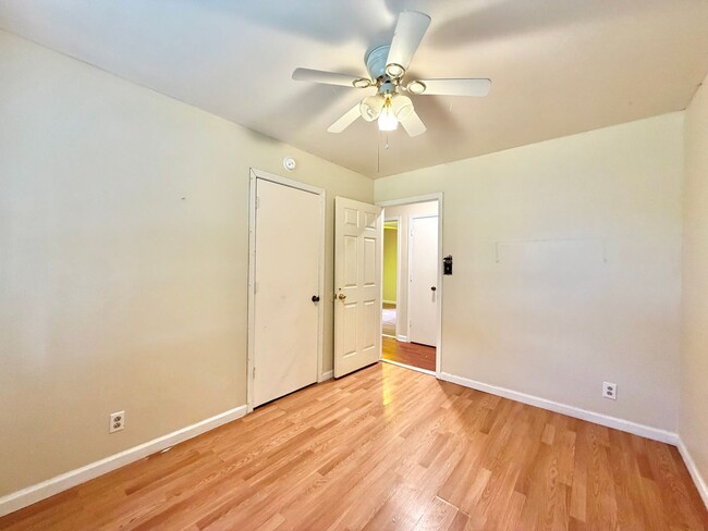 Building Photo - 634 Inver Ln