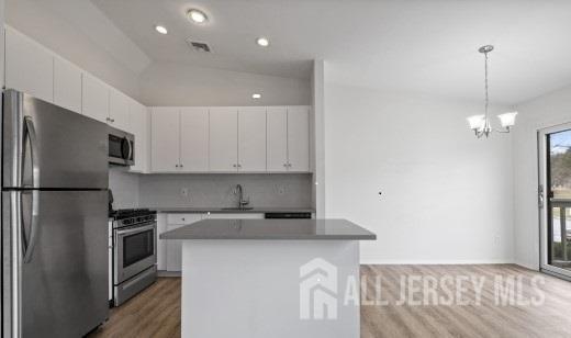 Building Photo - 1406 Spruce Hills Dr