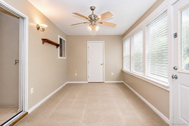 Building Photo - 263 Tamerisk Ln