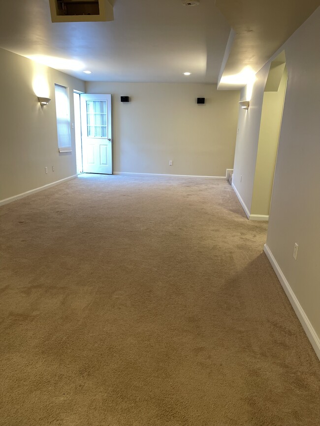 Spacious LIVING ROOM - 10410 Napoleon St