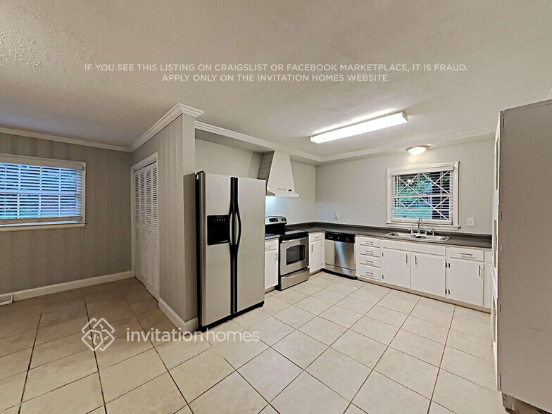 Building Photo - 1828 Archdale Dr