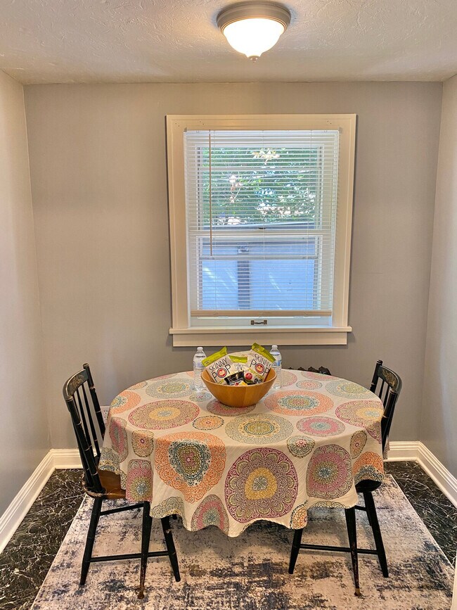 Building Photo - 988 Nela View Rd