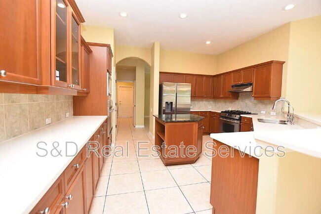 Building Photo - 3203 Highlands Lakeview Cir