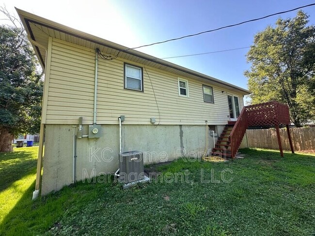 Building Photo - 507 N Lincoln St