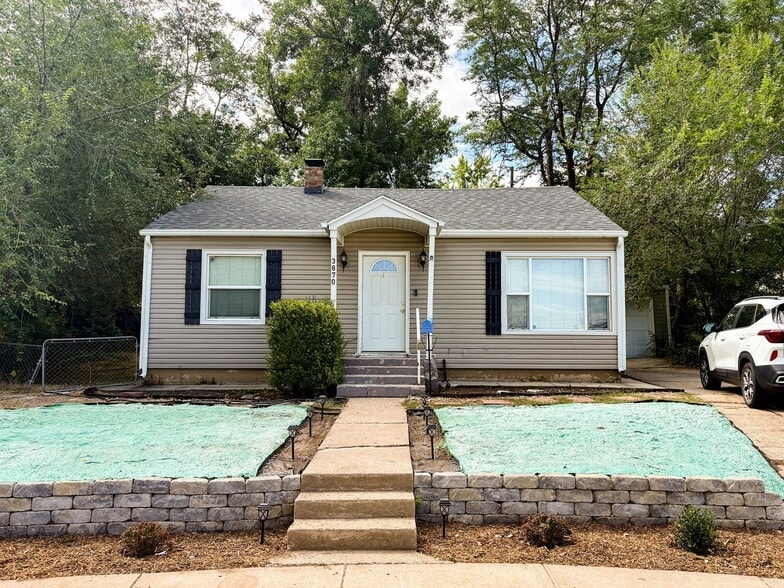 Building Photo - 3870 Oram Cir
