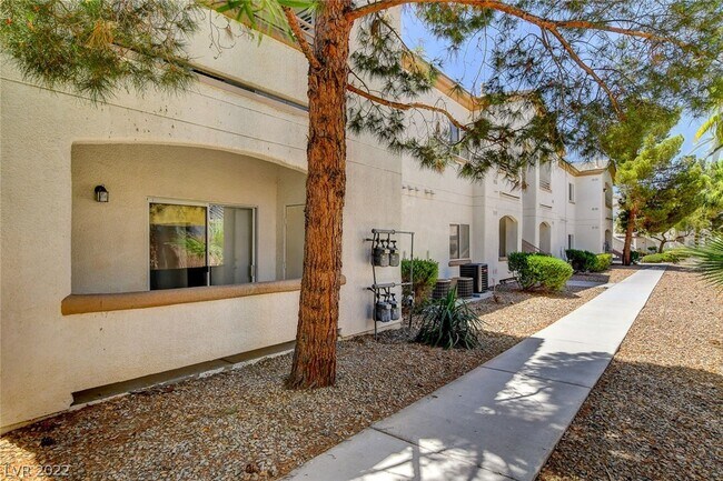 Building Photo - 5650 E Sahara Ave