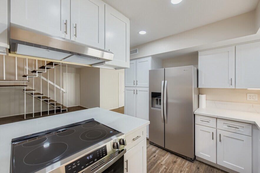 Appliances included, no microwave - 7962 Camino Tranquilo