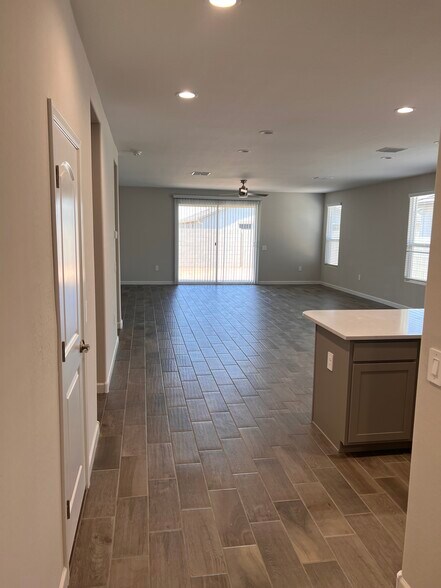Large open concept lliving/dining rooms - 37640 W San Sisto Ave