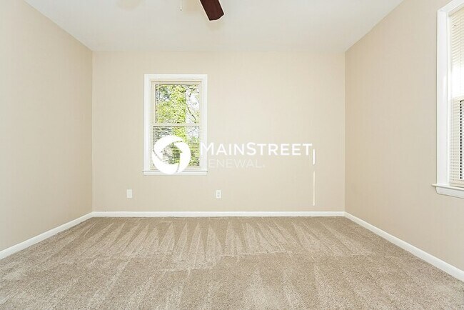 Building Photo - 4 Bedroom Pet-Friendly Home in RIVERDALE, GA with Main Street Renewal