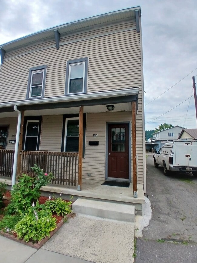 Building Photo - 1313 Virginia Ave
