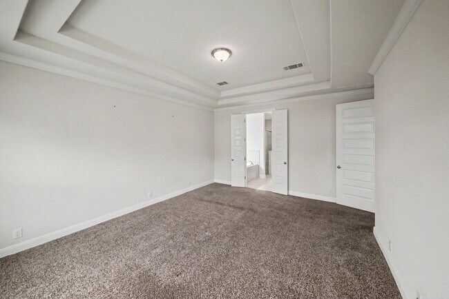 Building Photo - Stunning 4BR Home with 3-Car Garage in Turning Stone - Realtor Commission: $750