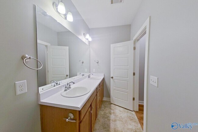 Building Photo - 1389 Old Rd