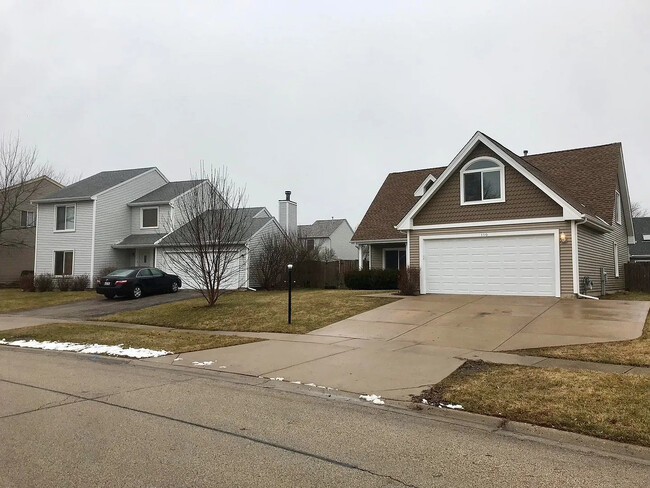 Building Photo - 110 Filbert Dr
