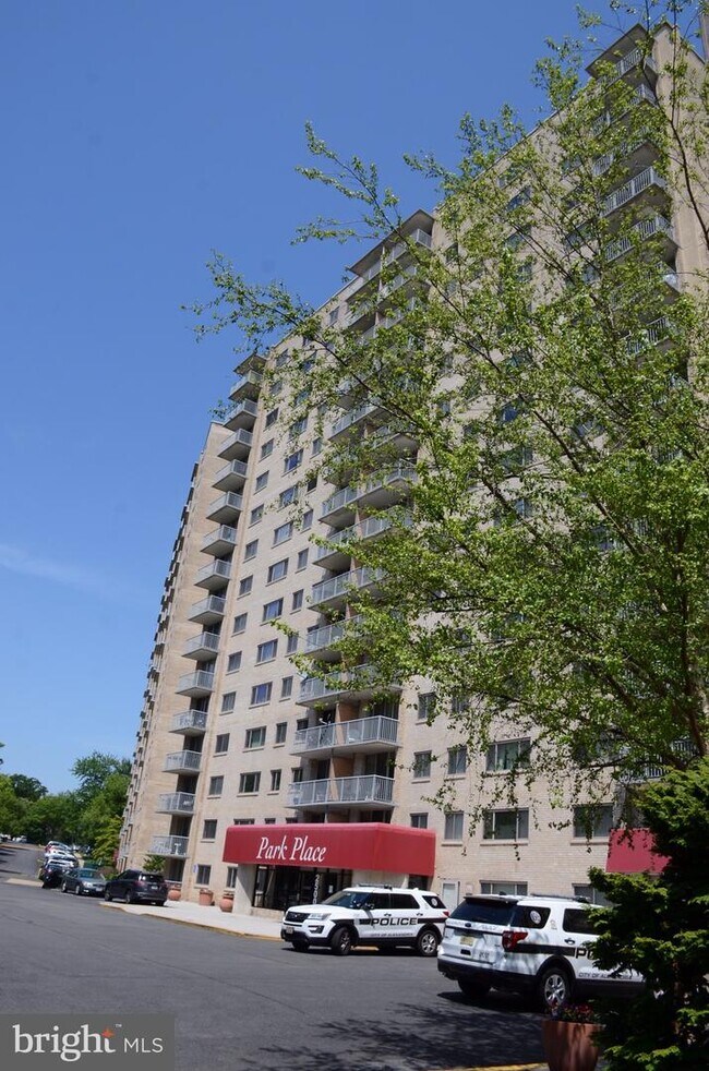 Building Photo - 2500 N Van Dorn St