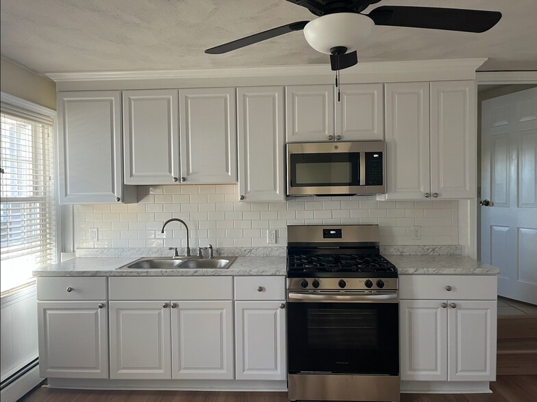 Building Photo - 46 Phenix Ave