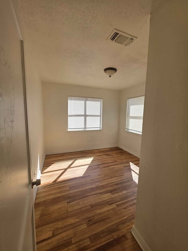 Building Photo - 2644 Canberra Ct