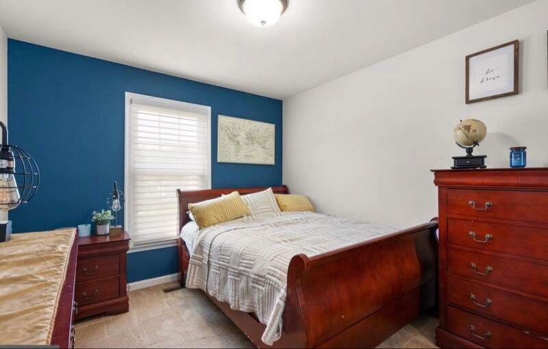 Building Photo - 206 Royal Oak Cir