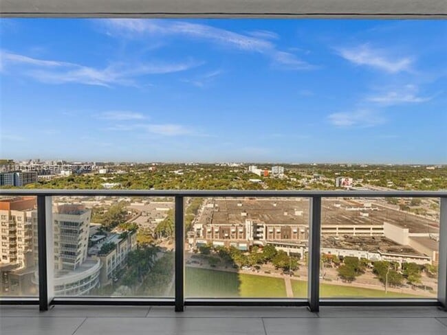 Building Photo - 121 NE 34th St