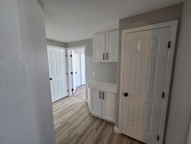 Building Photo - First-Floor 2 Bed / 2 Bath Condo