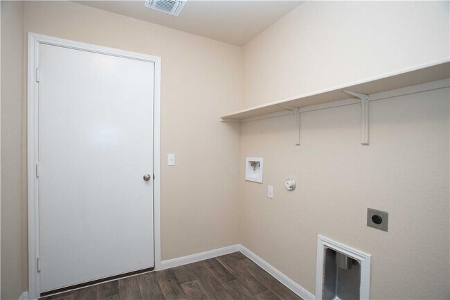 Building Photo - 142 Sulphur River Lp