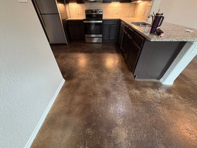 Building Photo - Luxury 3/2 Duplex in Seguin, Texas