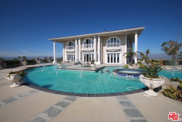 Building Photo - 14430 Mulholland Dr