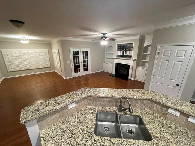 Building Photo - 12785 Doe Dr