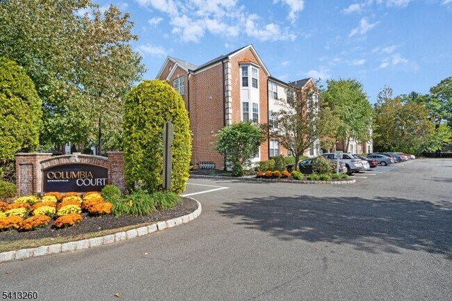 Building Photo - 50 Maple Ave