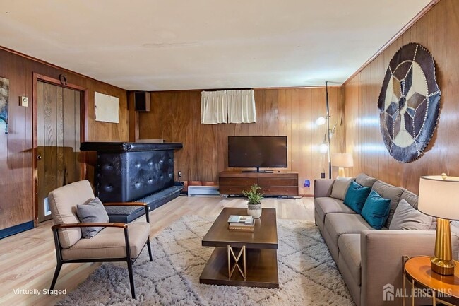 Building Photo - 347 Lincoln Blvd