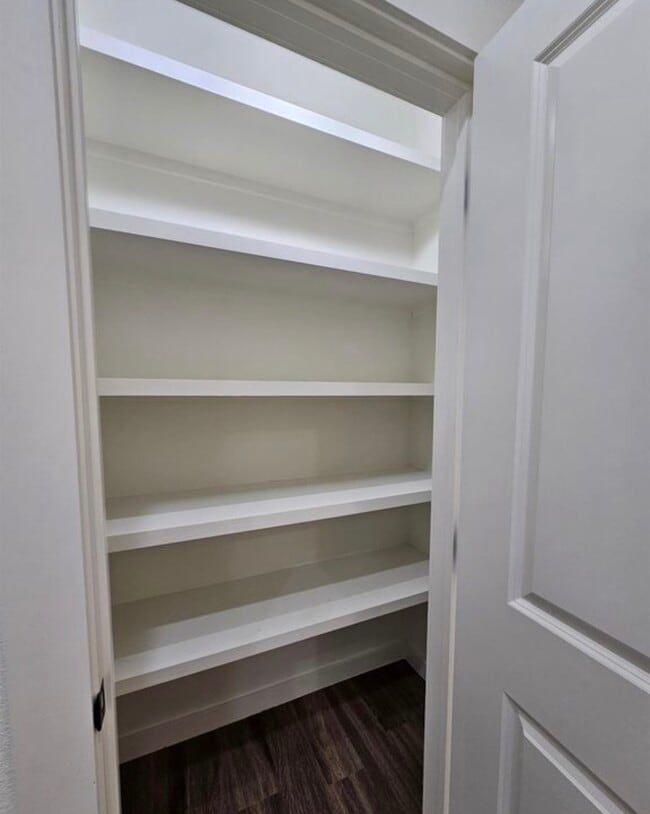 Building Photo - 301 Primrose Pt