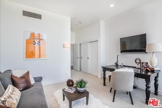 Building Photo - 900 W Olympic Blvd