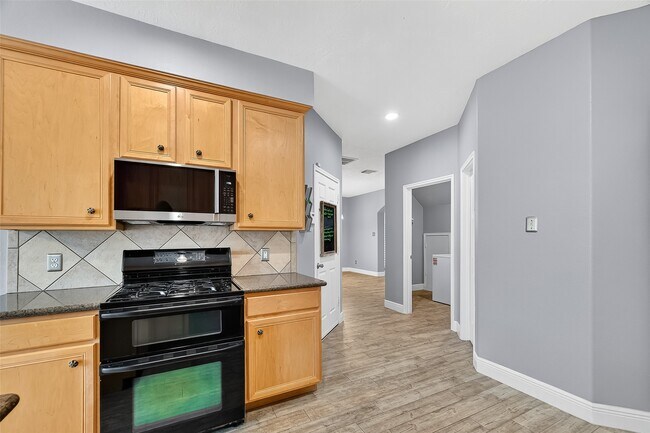 Building Photo - 1408 S Friendswood Dr