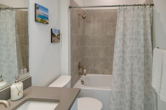 Building Photo - 17118 Oakstead Dr