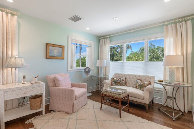 Building Photo - 360 Gasparilla St