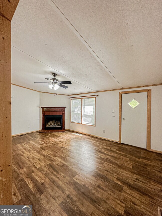 Building Photo - 6220 Town Creek Rd