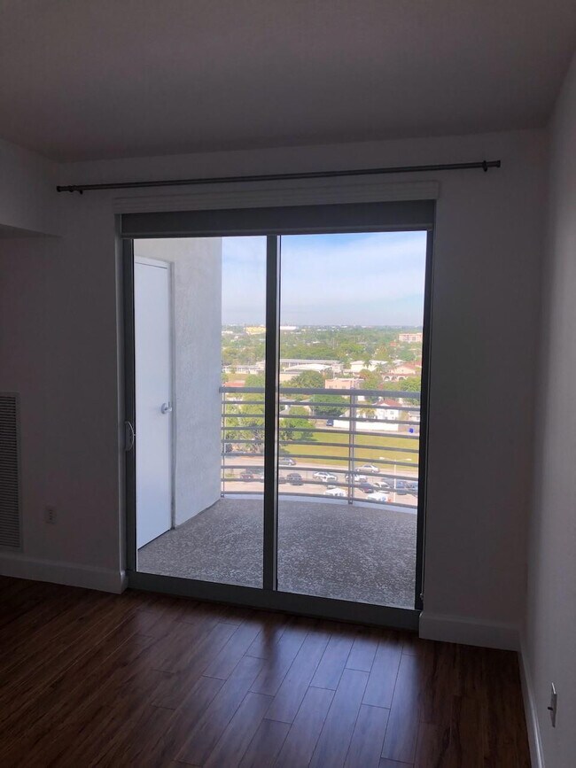 Building Photo - 1830 Radius Dr