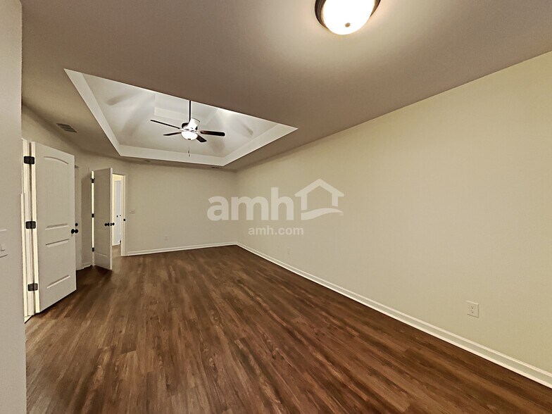 Building Photo - 1135 Blankets Creek Dr