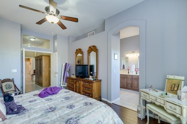 Building Photo - 10474 E Morning Star Dr
