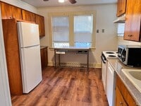 Building Photo - 118 B St