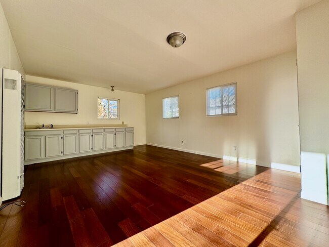 Building Photo - 228 S Rengstorff Ave