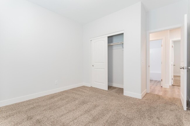 Building Photo - 1621 S Dandelion St