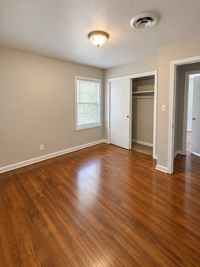 Building Photo - 2505 Douglas Dr