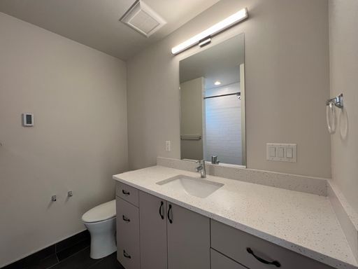 Building Photo - Stunning 2-Bedroom, 2.5-Bathroom Townhouse Located in Vibrant West Seattle.