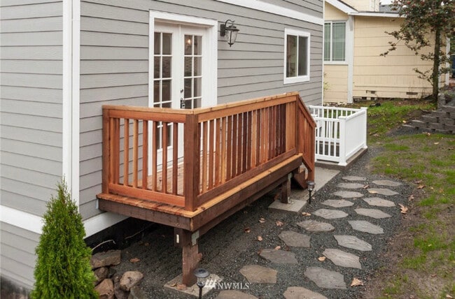 Building Photo - 311 Taylor Ave NW