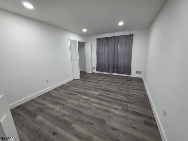 Building Photo - 260 Trenton Ave